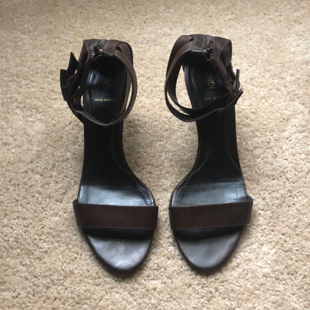 Strappy Fendi sz 7.5 heels